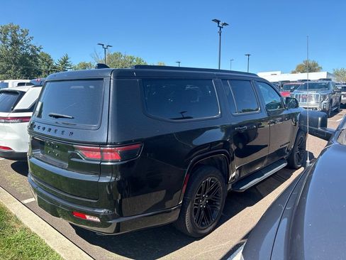 Used 2024 Jeep Wagoneer L Series II w/ Convenience Group I AWD/4WD image 2