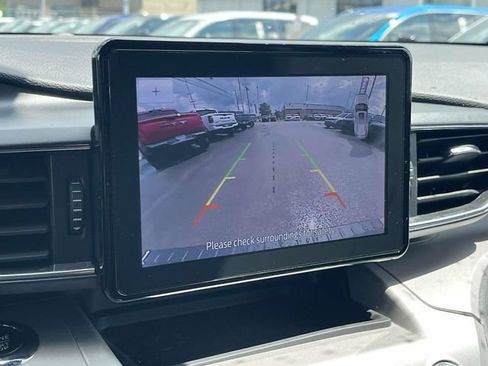 Used 2023 Ford Explorer XLT w/ Equipment Group 202A AWD/4WD image 30