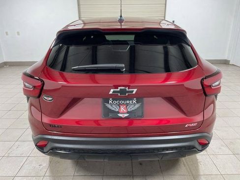 Used 2025 Chevrolet Trax RS FWD image 5