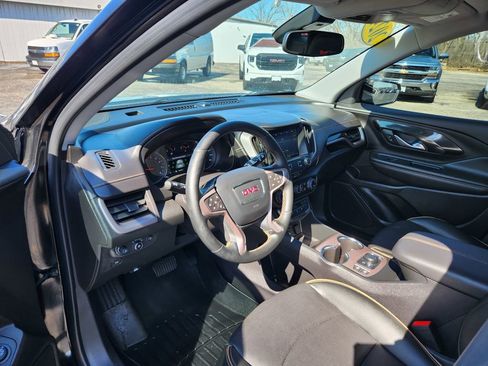 Used 2024 GMC Terrain AT4 image 2