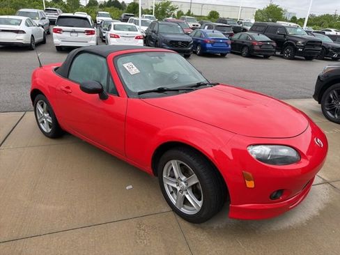 Used 2007 MAZDA MX-5 Miata Touring w/ Appearance Pkg RWD image 7