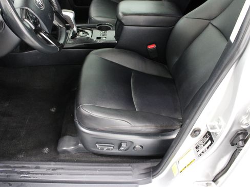 Used 2023 Toyota 4Runner TRD Off-Road Premium w/ Moonroof Package AWD/4WD image 15