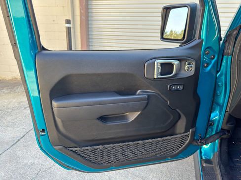 Used 2024 Jeep Wrangler Unlimited AWD/4WD image 45