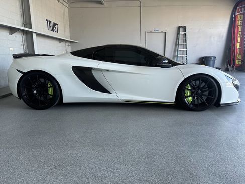 Used 2015 McLaren 650S Spider image 16