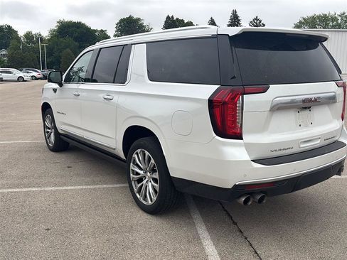 Used 2021 GMC Yukon XL Denali w/ Denali Premium Package AWD/4WD image 18