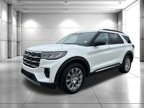 Used 2025 Ford Explorer Active w/ Active Comfort Package AWD/4WD image 4