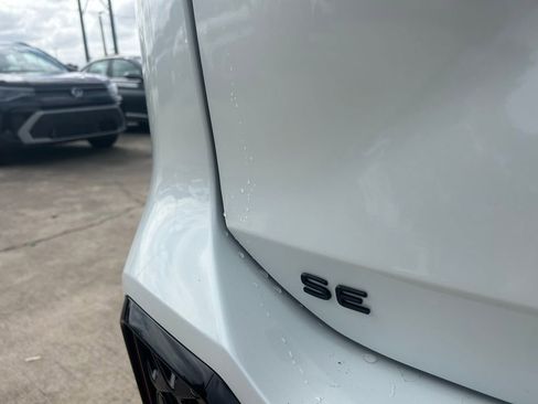 New 2026 Volkswagen Tiguan SE R-Line image 30