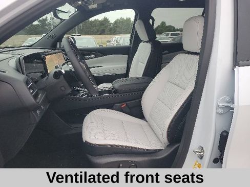 New 2026 Chevrolet Traverse High Country FWD image 17