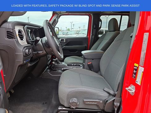 Used 2025 Jeep Wrangler Unlimited Sahara w/ Safety Group AWD/4WD image 13