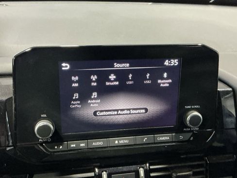 Used 2024 Nissan Pathfinder SV image 9