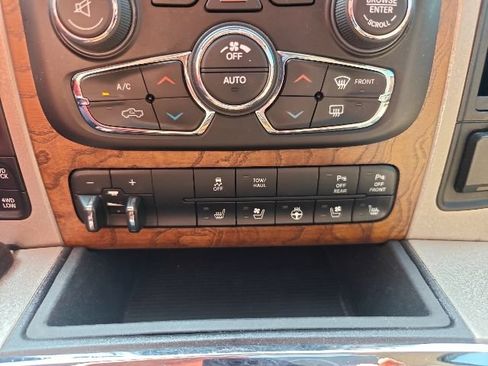 Used 2018 RAM 1500 Laramie Longhorn w/ Longhorn Southfork Package AWD/4WD image 11