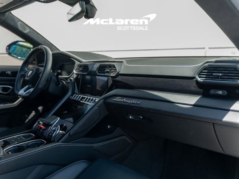 Used 2021 Lamborghini Urus AWD/4WD image 18