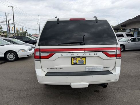 Used 2015 Lincoln Navigator 4WD image 6