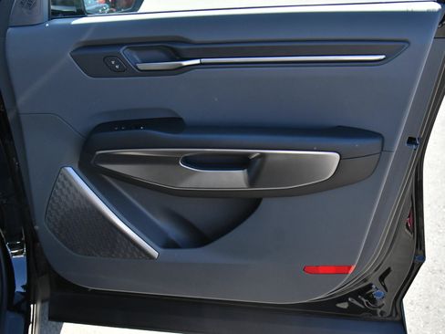 Used 2024 Kia EV9 Light Long Range RWD image 55