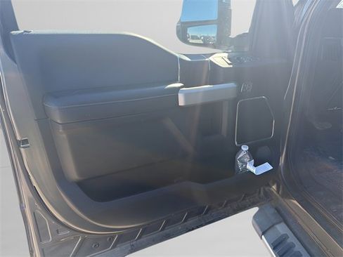 Used 2020 Ford F350 Lariat w/ Chrome Package image 8