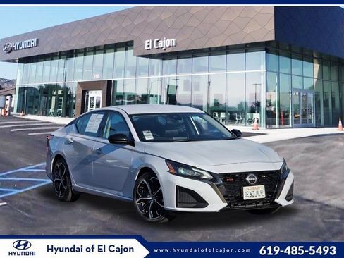 Used 2024 Nissan Altima 2.5 SR image 1