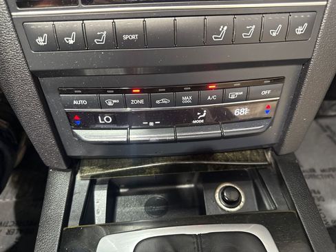 Used 2011 Mercedes-Benz E 550 Cabriolet image 86
