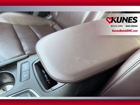 Used 2022 Cadillac XT6 Premium Luxury image 31