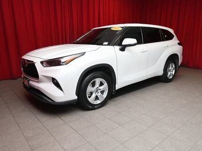 Certified 2022 Toyota Highlander LE
