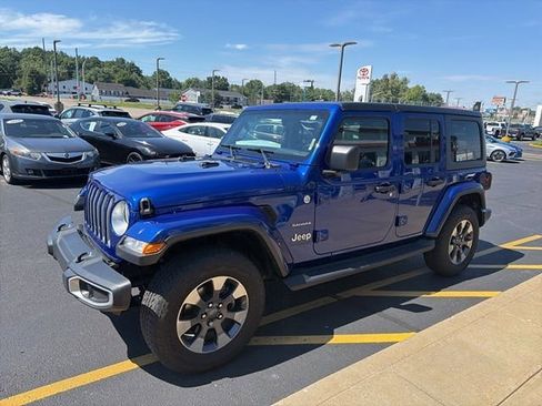 Used 2018 Jeep Wrangler Unlimited Sahara AWD/4WD image 2