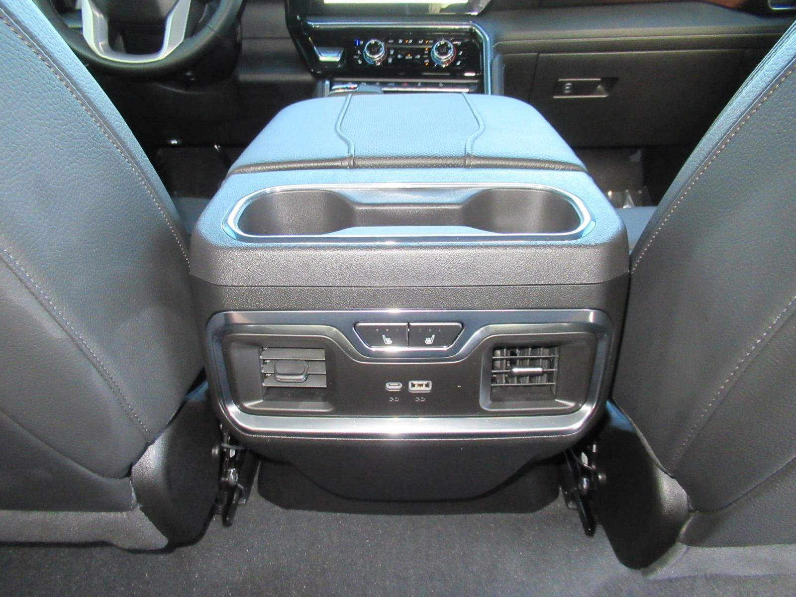 Used 2025 GMC Sierra 1500 Denali w/ Denali Reserve Package AWD/4WD image 40