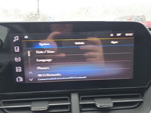 New 2025 Chevrolet Trax LT w/ Sunroof Package FWD image 11
