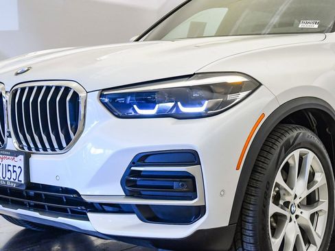 Certified 2023 BMW X5 sDrive40i w/ Premium Package image 9