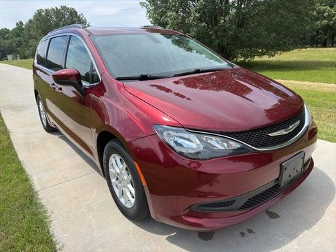 Used 2021 Chrysler Voyager Lxi FWD image 3