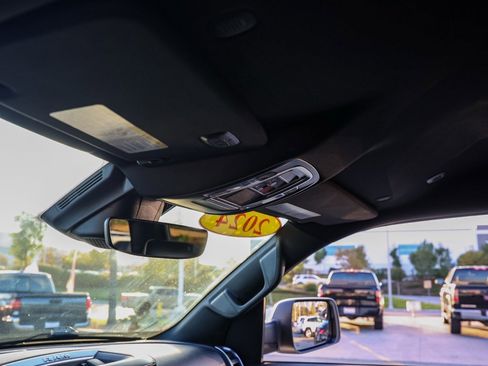 Used 2024 RAM 1500 Laramie image 13