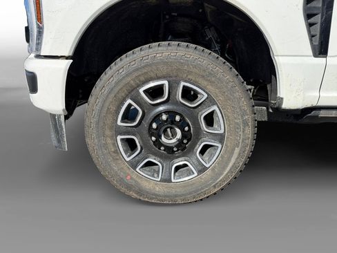 New 2026 Ford F250 Platinum image 9