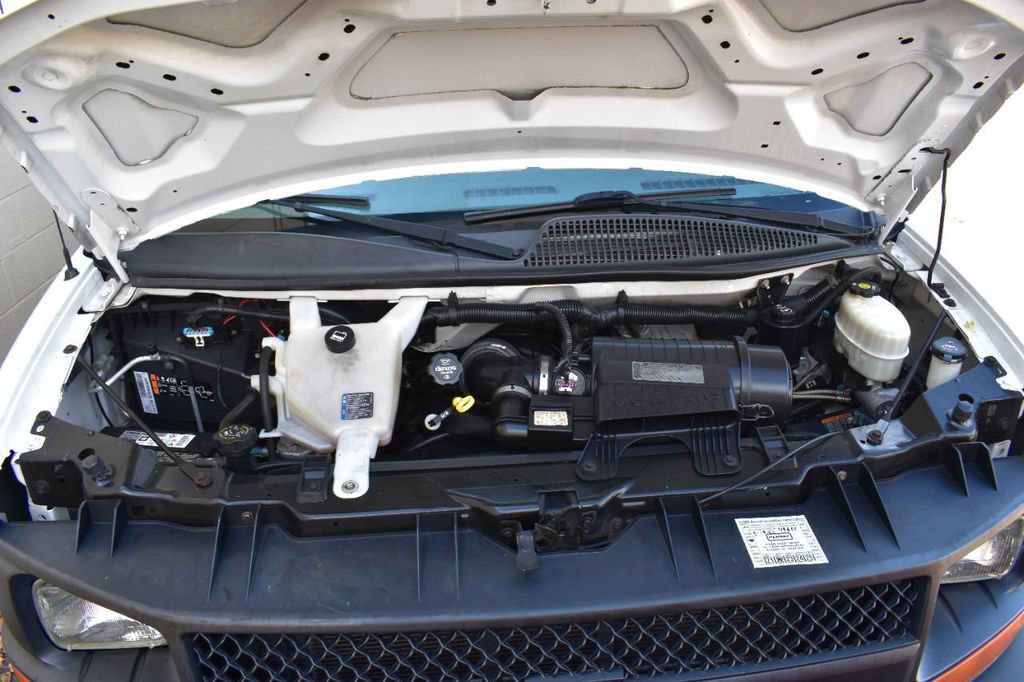 Used 2014 Chevrolet Express 2500 RWD image 12