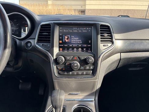 Used 2017 Jeep Grand Cherokee Altitude AWD/4WD image 17