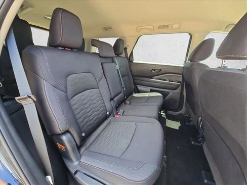 Used 2025 Nissan Pathfinder SV FWD image 20