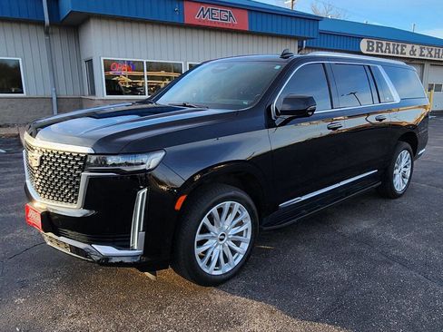 Used 2023 Cadillac Escalade ESV Premium Luxury image 8