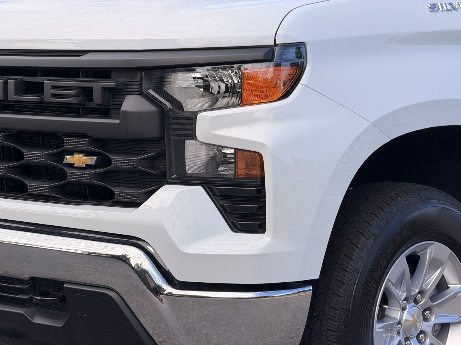 Used 2025 Chevrolet Silverado 1500 W/T RWD image 8