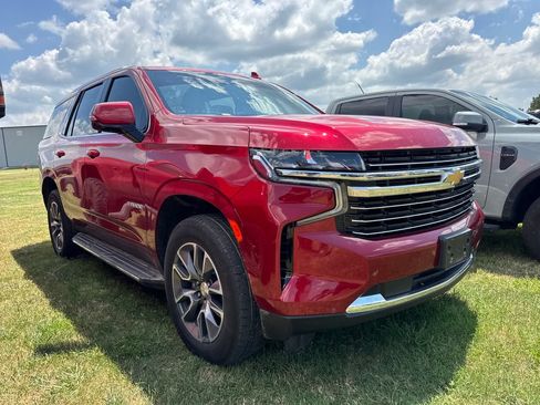 Used 2024 Chevrolet Tahoe LT w/ LT Signature Package AWD/4WD image 3