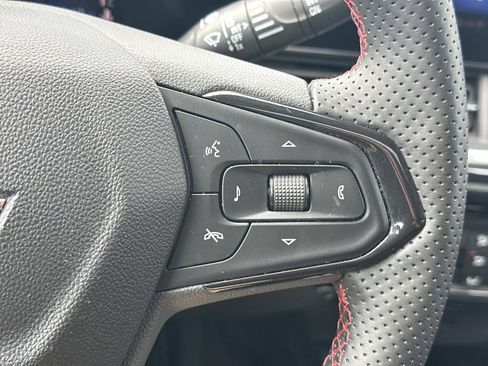 Certified 2024 Chevrolet Trax RS w/ Sunroof Package FWD image 22