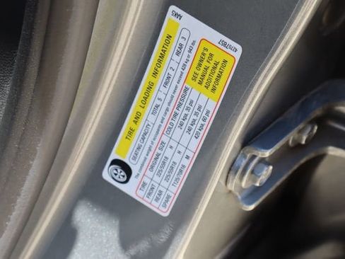 Used 2023 Buick Encore GX Select FWD image 31