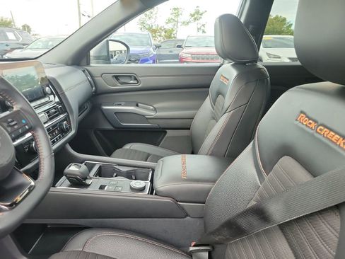 Used 2025 Nissan Pathfinder Rock Creek image 18