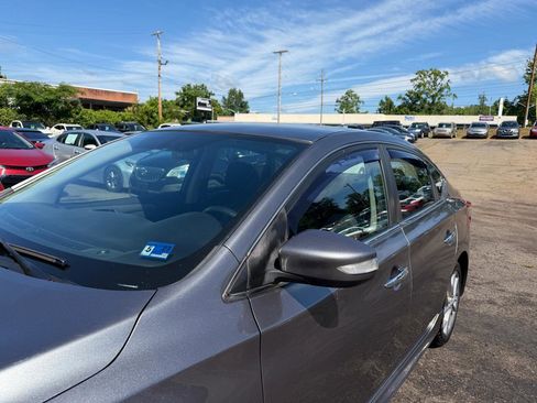 Used 2015 Nissan Sentra SR FWD image 10