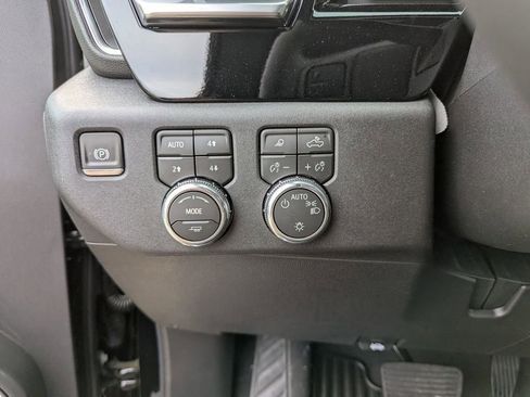 New 2026 GMC Sierra 1500 SLE w/ X31 Off-Road Package AWD/4WD image 14