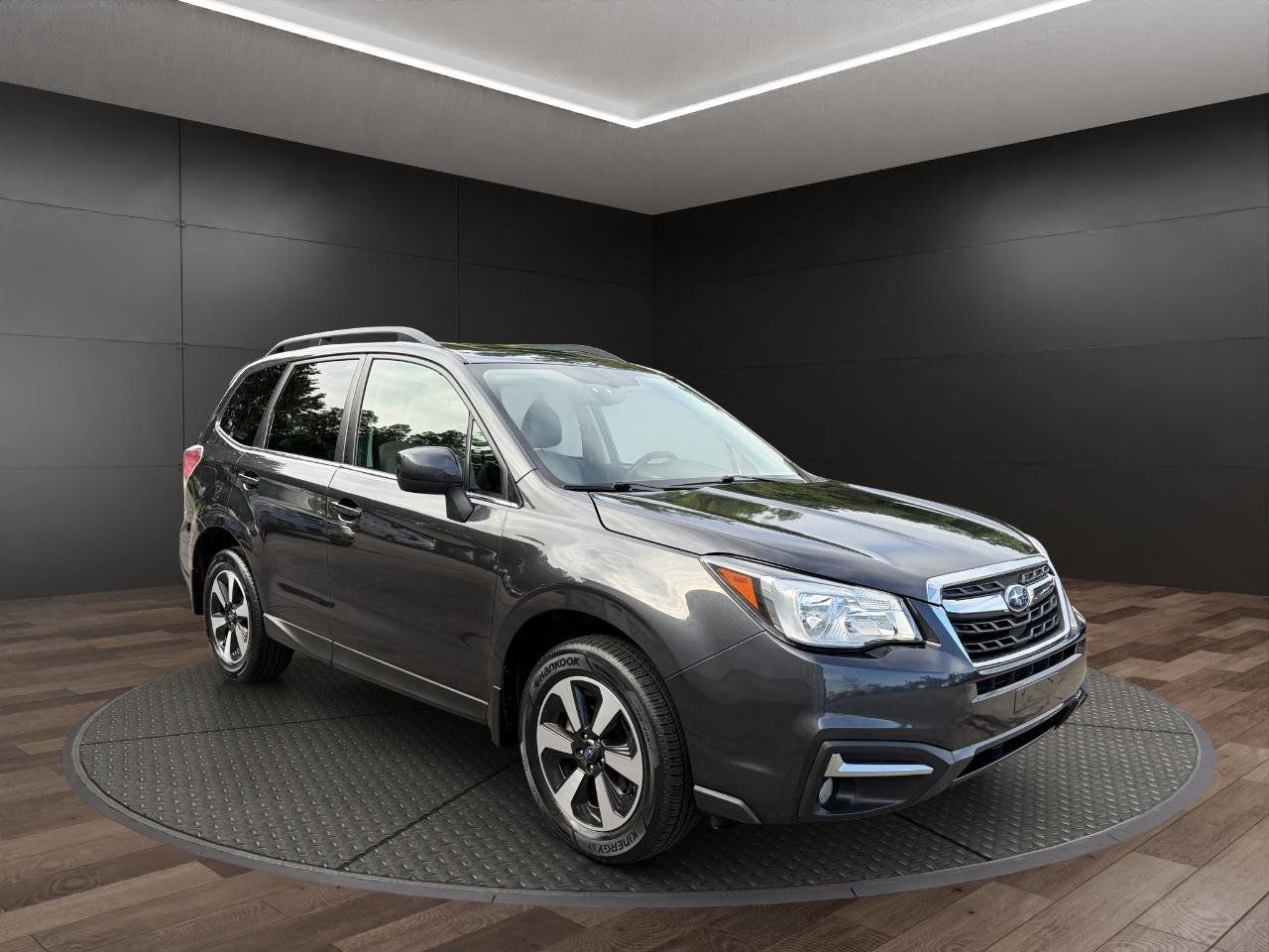 Used 2018 Subaru Forester 2.5i Limited AWD/4WD image 2