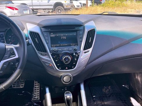 Used 2016 Hyundai Veloster w/ Option Group 02 FWD image 8