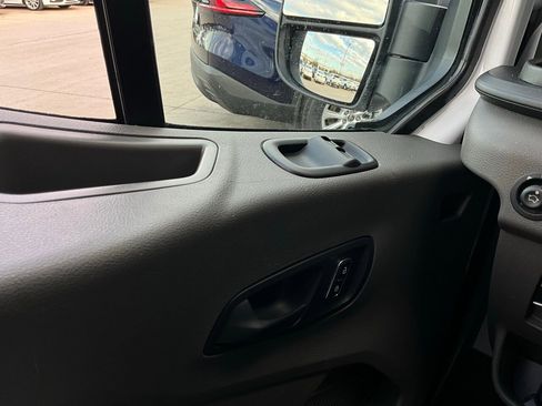 Used 2023 Ford Transit 350 XLT image 22