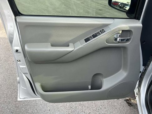 Used 2014 Nissan Frontier SV image 20