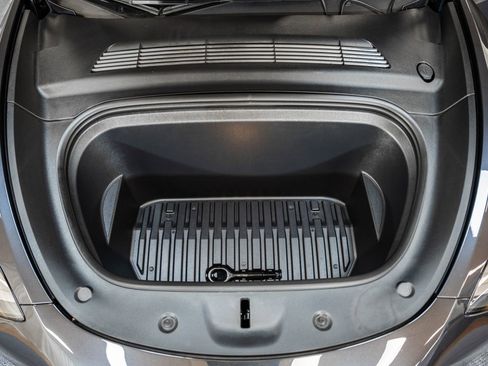 Used 2024 Tesla Model Y Long Range image 25