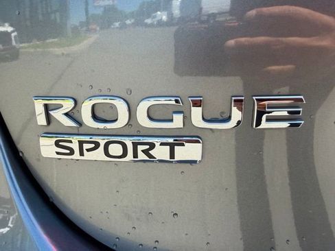 Used 2022 Nissan Rogue Sport S AWD/4WD image 9