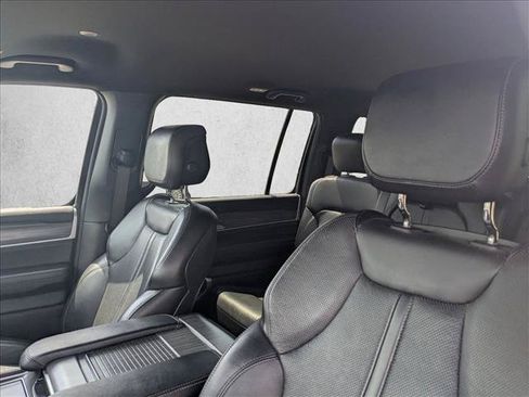 Used 2024 Jeep Wagoneer L Series II w/ Flexible Seating Group AWD/4WD image 14