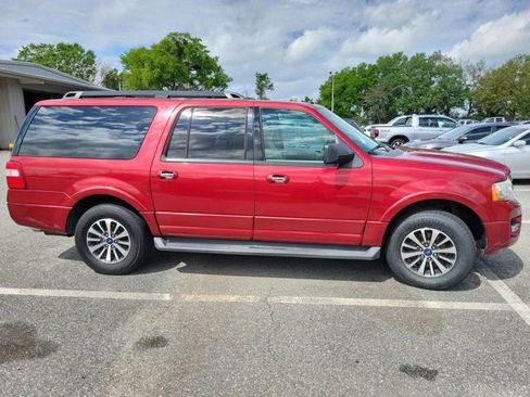 Used 2017 Ford Expedition EL XLT image 3