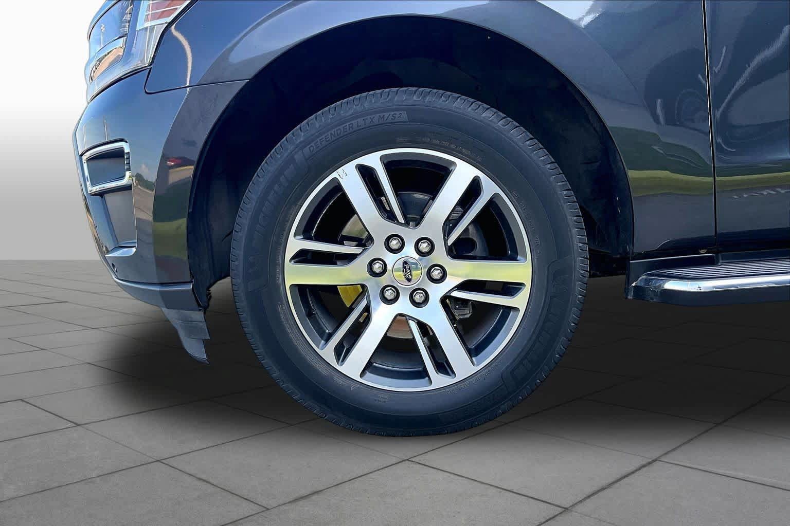 Used 2022 Ford Expedition Max Limited RWD image 11